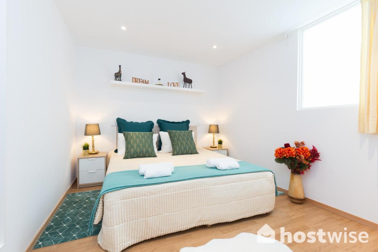 Host Wise - Colorful Fresh Flats - Batalha Apartman Porto Kültér fotó