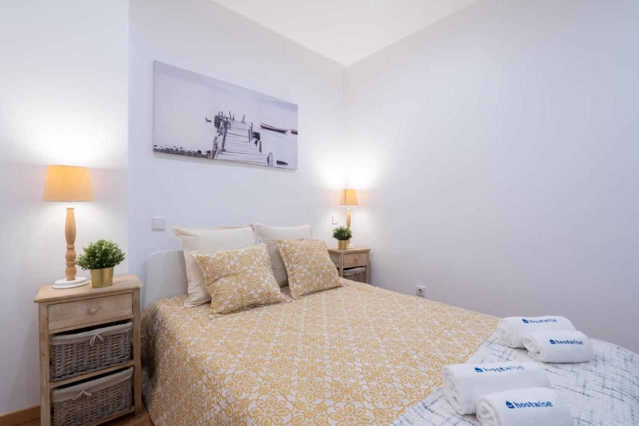 Host Wise - Colorful Fresh Flats - Batalha Apartman Porto Kültér fotó