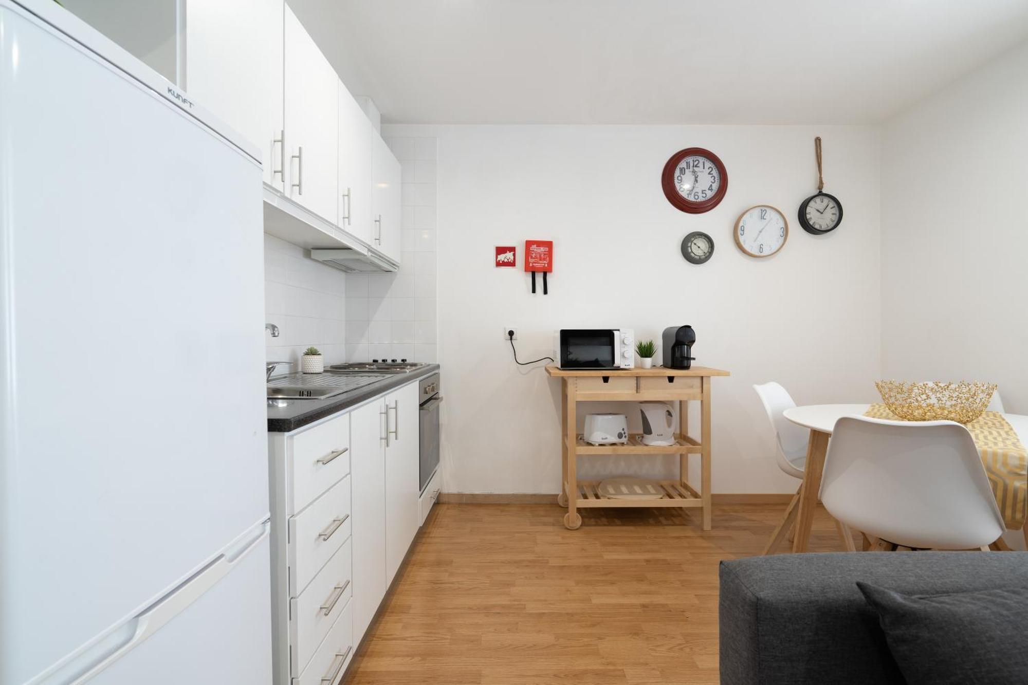 Host Wise - Colorful Fresh Flats - Batalha Apartman Porto Kültér fotó