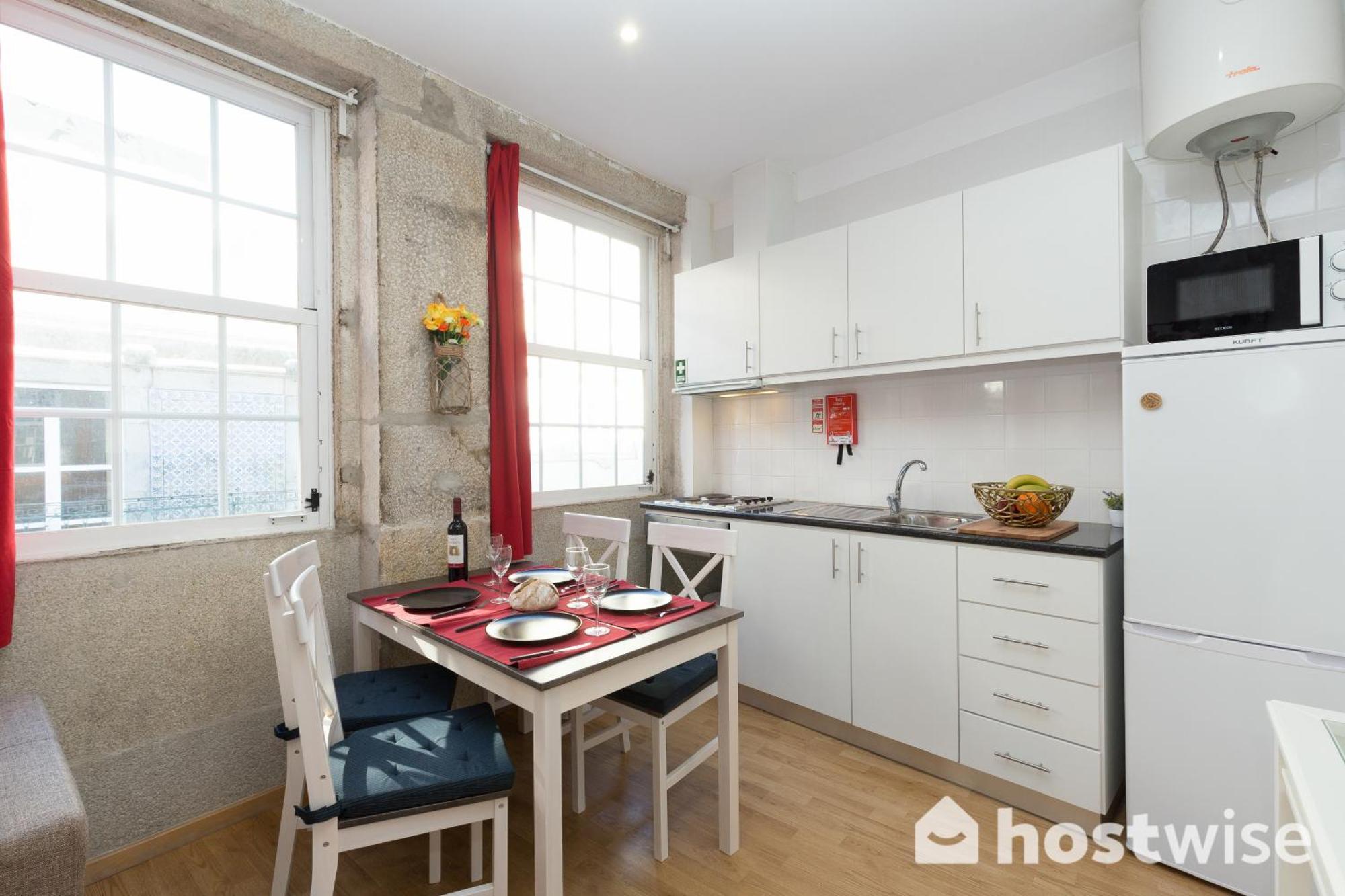 Host Wise - Colorful Fresh Flats - Batalha Apartman Porto Kültér fotó