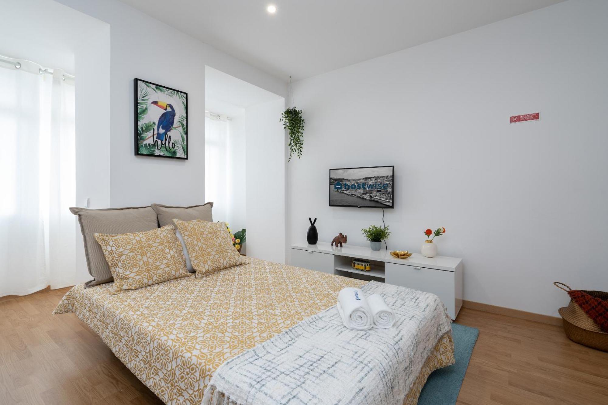 Host Wise - Colorful Fresh Flats - Batalha Apartman Porto Szoba fotó