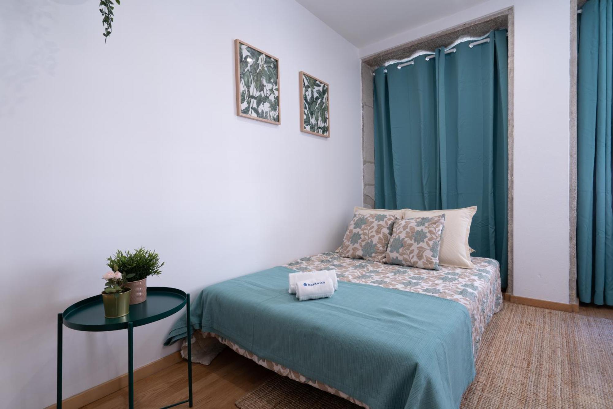 Host Wise - Colorful Fresh Flats - Batalha Apartman Porto Szoba fotó