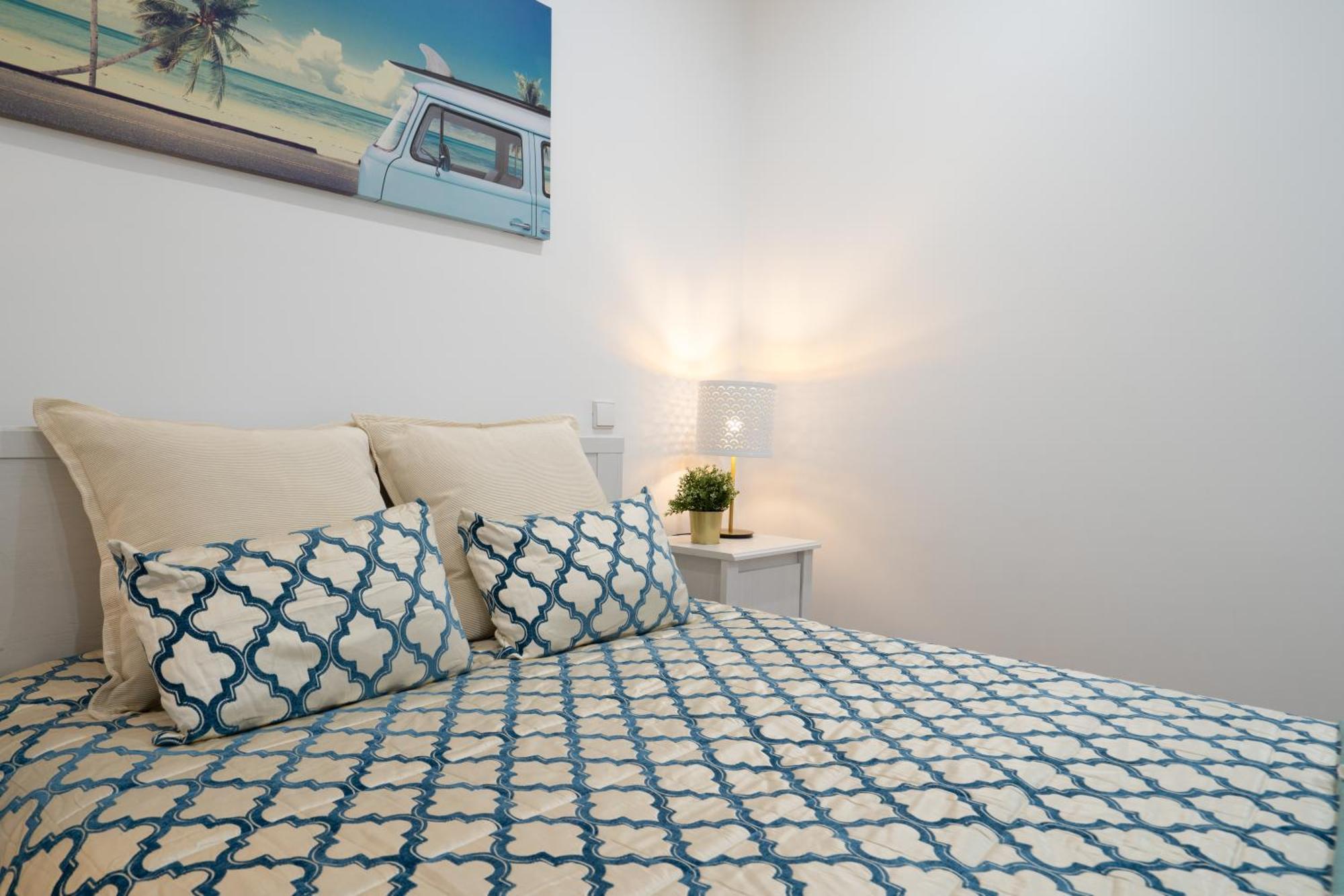 Host Wise - Colorful Fresh Flats - Batalha Apartman Porto Szoba fotó